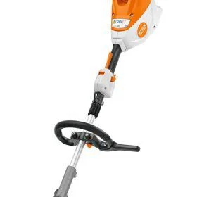 Alquiler Sistema combi a batería con cepillo barredor Stihl KMA 120 R