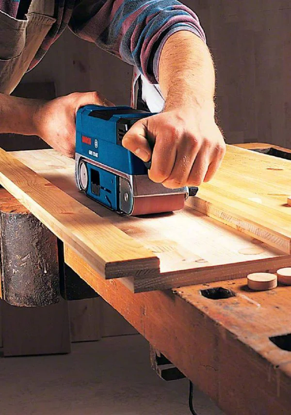 Alquiler de lijadora de banda para madera