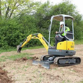 Alquiler de Mini excavadora 1700 Kg para particulares