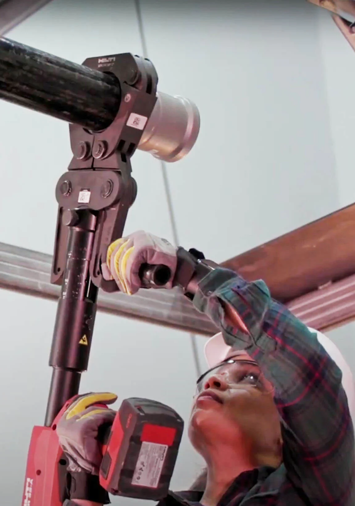 npr32r_prensador_tuberias_hilti_np332a_alquiler