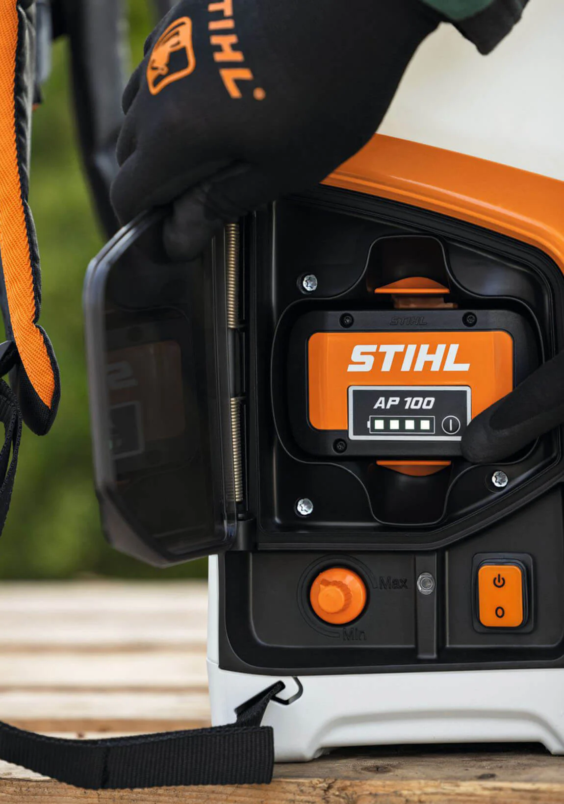 pulh_pulverizador_bateria_stihl_sga85_alquiler_smoh_jardineria_mochila_versatil_bateria_sin_cables