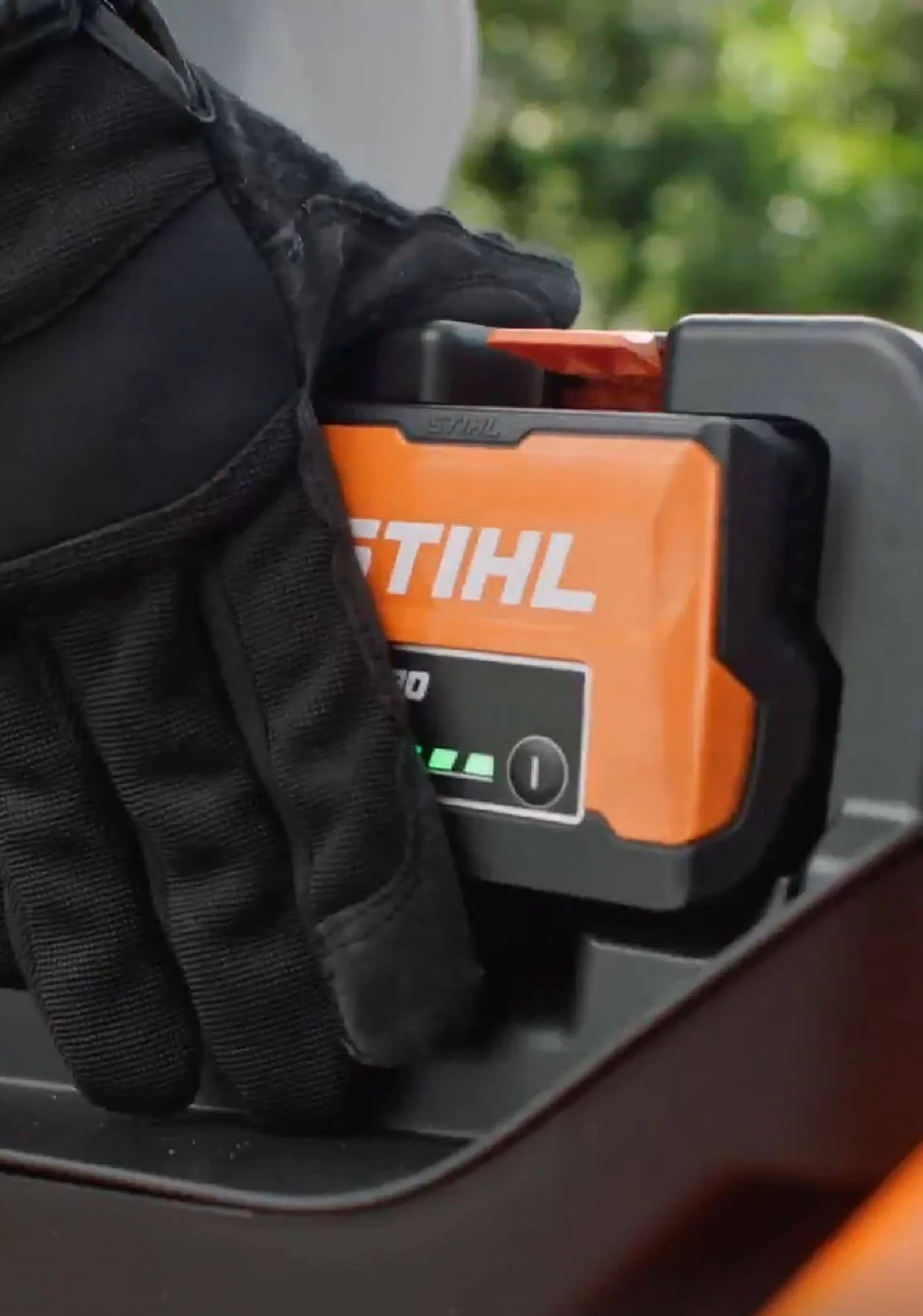 Alquiler de Cortacésped a batería Stihl para particulares