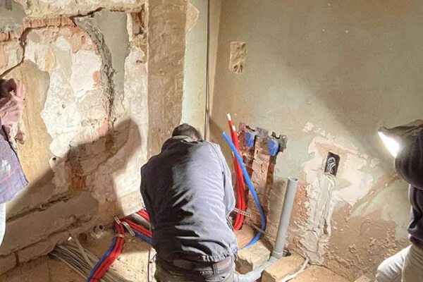 Alquiler de iluminación para trabajos de rehabilitación de viviendas