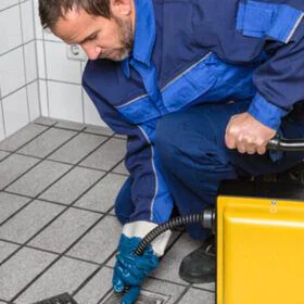 Desatascador electrónico de tuberías Rems Mini Cobra S alquiler online