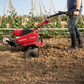 moto_motoazada_para_jardin_honda_fj500dlx_alquiler_smoh_jardineria_tierra