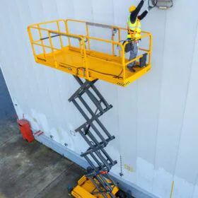 Alquiler de Tijera diésel 12 m para particulares