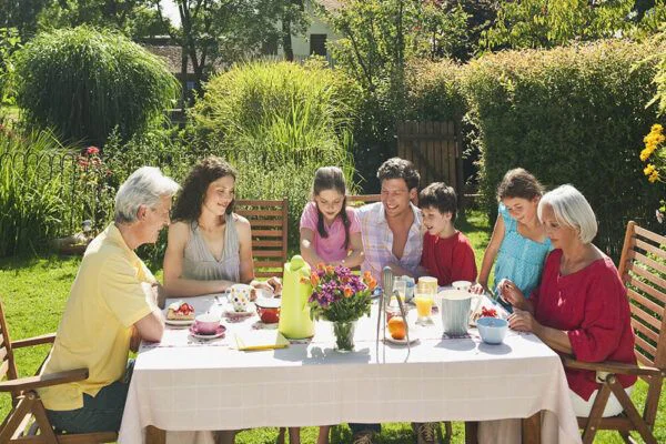 Fiestas con familia en el jardín