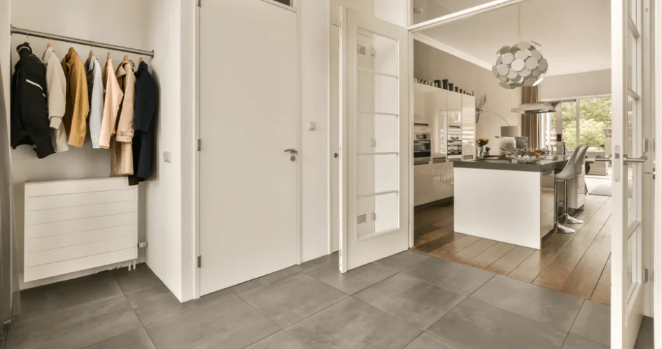 como limpiar suelo porcelanico