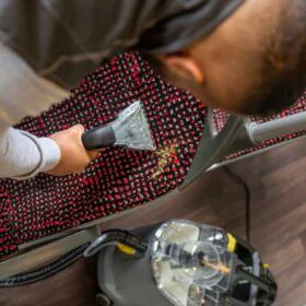 netak_alquiler_limpiador_tapiceria_multisuperficies_karcher_Puzzi8-1_smoh_Alquiler_limpieza_asiento