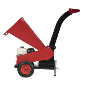 Trituradora de ramas Honda BIO 330 en jardín